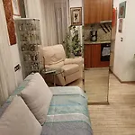 Bright Apartment At A Great Location